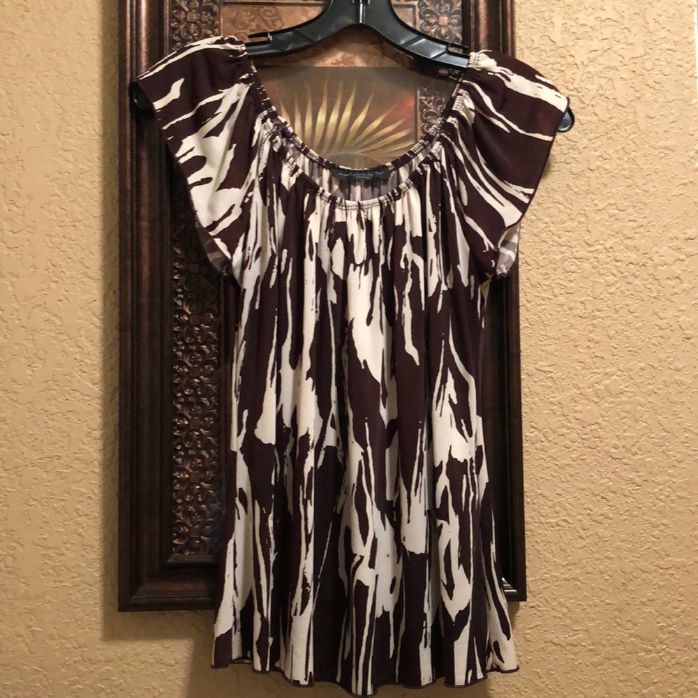American City Wear Petite top. Gently worn. Very good condition. Brown & cream.